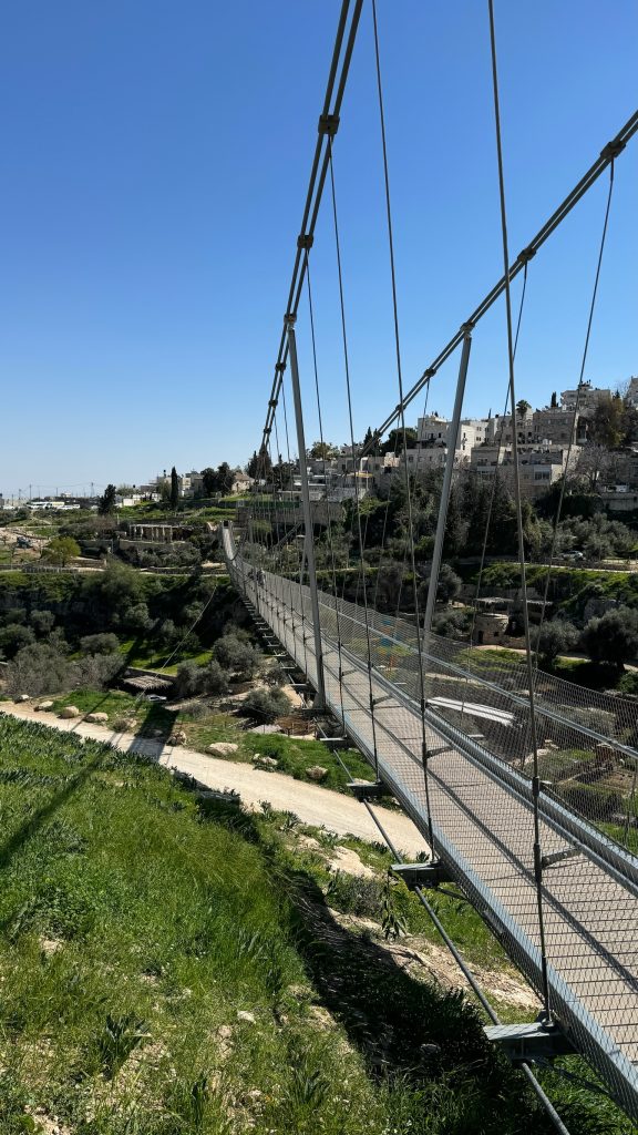 הגשר התלוי הארוך בארץ בסיור מודרך של אוריה כהן