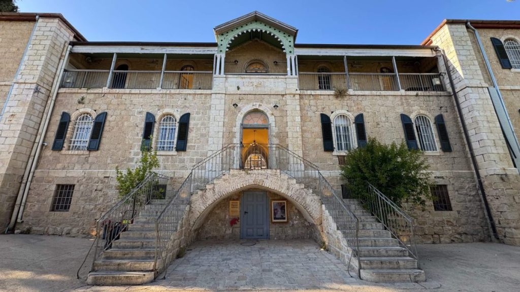 בית הנסן, בית המצורעים סיור מורה דרך